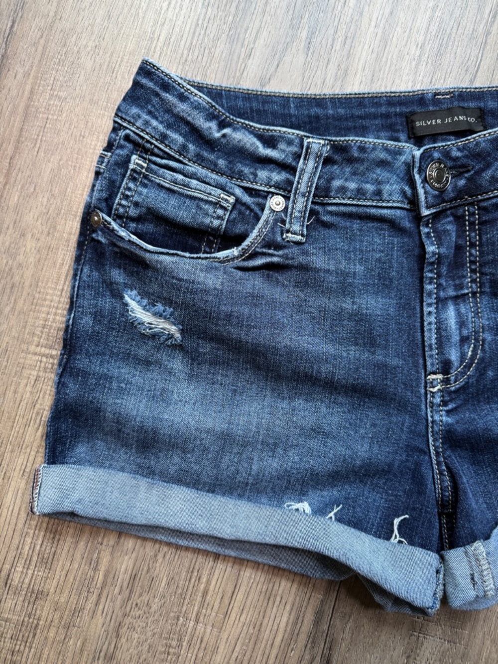 Silver Jeans Suki Distressed Rolled Hem Denim Shorts - Size 29 - Picture 3 of 12